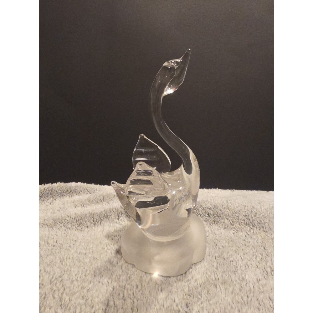 Vintage Clear Handblown‎ Glass Wings Beak Up Taiwan 7" Paperweight Spring Birds